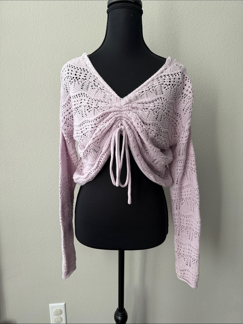 Cropped V-Neck Knit Sweater in Light Lavender